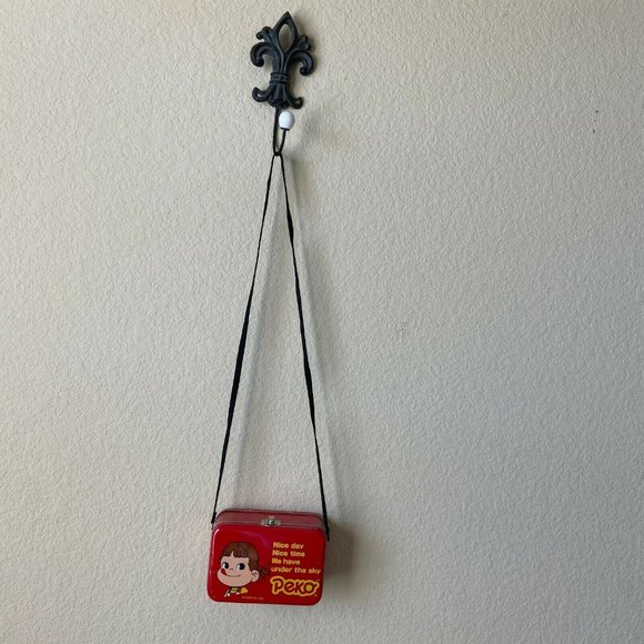 FUJIYA Peko & Poko Tin Metal Box Crossbody Box 6'' x 4'' x 3'' - Picture 3 of 14